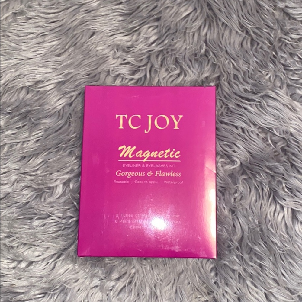 TC Joy Magnetic Eyeliner & Eyelashes Kit